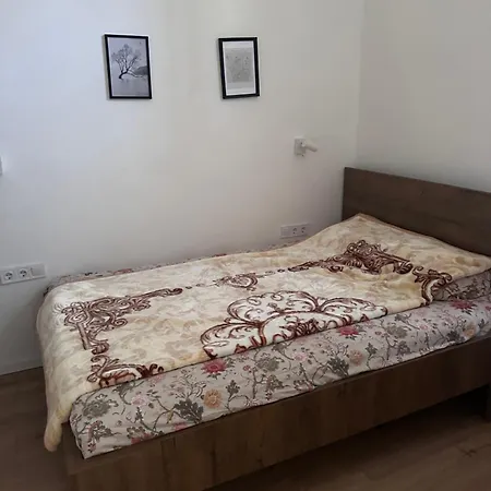 Δωμάτια σε οικογενειακή κατοικία Pest Vibes